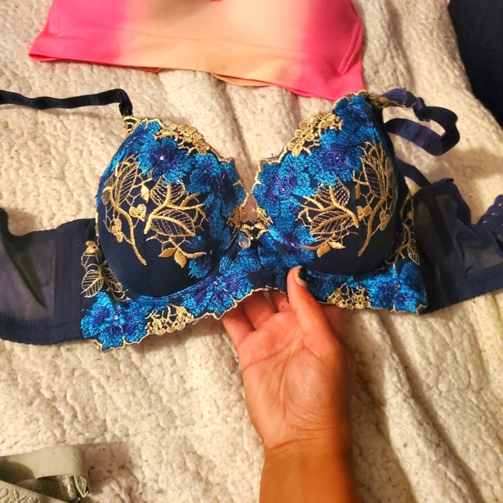 2 corset bras, BOTH:34C bras (prob will fit  a 32C bra size also & C but fits D)